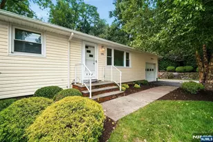 136 Grand Ave, Park Ridge, NJ 07656 - Photo 3