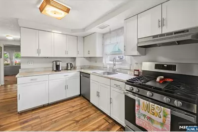 203 Willow Avenue, Hackensack, NJ 07601 - Photo 9