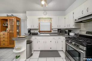 35 Werneking Pl, Little Ferry, NJ 07643 - Photo 11