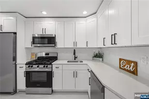 429 Wheatsheaf Rd, Roselle, NJ 07203 - Photo 13
