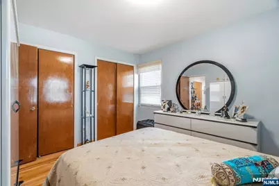 92 Phillips Avenue, South Hackensack Township, NJ 07606 - Photo 19
