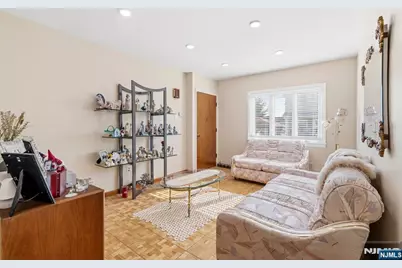 92 Phillips Avenue, South Hackensack Township, NJ 07606 - Photo 5
