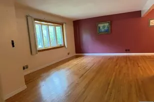 1008 Windsor Rd, Teaneck Township, NJ 07666 - Photo 5