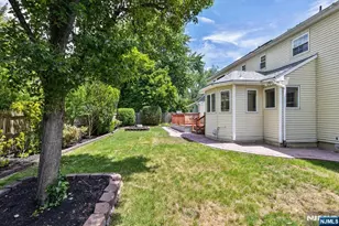 619 Cadmus Ct, Teaneck Township, NJ 07666 - Photo 35