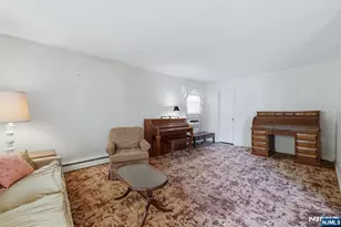 288 Montana St, Paramus, NJ 07652 - Photo 9