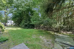 288 Montana St, Paramus, NJ 07652 - Photo 19