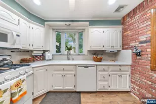 55 Chestnut St, Hillsdale, NJ 07642 - Photo 17