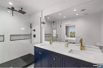 7 Oakdene Terrace 7 #7, Edgewater, NJ 07020 - Photo 21
