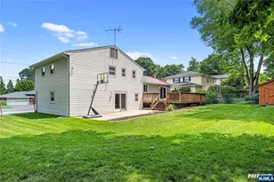211 Park Ave, Emerson, NJ 07630 - Photo 23