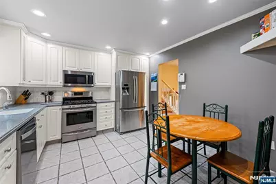 211 Park Avenue, Emerson, NJ 07630 - Photo 13