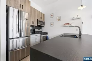 142 Charles Street 403, Jersey City, NJ 07307 - Photo 7