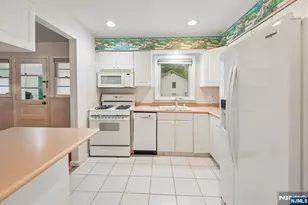 46 Lidgerwood Pkwy, Morristown, NJ 07960 - Photo 7