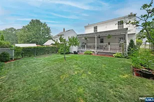 182 Roosevelt Pl, Maywood, NJ 07607 - Photo 21