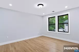 49 N Glenwood Dr, Bergenfield, NJ 07621 - Photo 37
