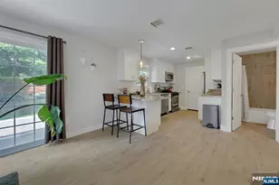 15 Lynne Ave, Hawthorne, NJ 07506 - Photo 9