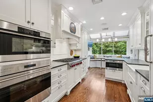 25 Daniel Ct, Ridgewood, NJ 07450 - Photo 13