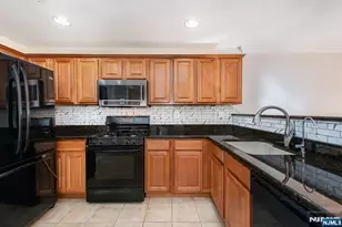 146 Summit Ridge 1406, Pompton Lakes, NJ 07442 - Photo 5