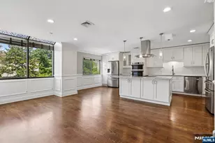 10 Wadsworth Ct, Teaneck Township, NJ 07666 - Photo 5