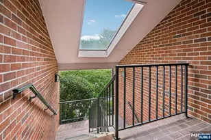 10 Wadsworth Ct, Teaneck Township, NJ 07666 - Photo 13