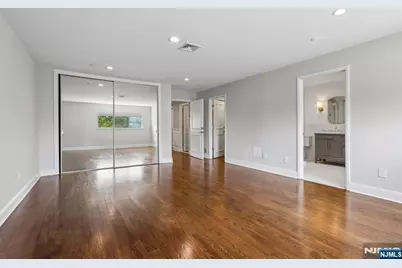 10 Wadsworth Court, Teaneck Township, NJ 07666 - Photo 9