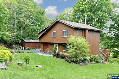 64 Larchmont Drive, West Milford, NJ 07421 - Photo 19