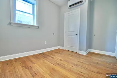 351 Mulberry Street, Newark, NJ 07102 - Photo 11