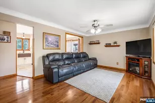 321 Thomas Ave, Lyndhurst Township, NJ 07071 - Photo 7