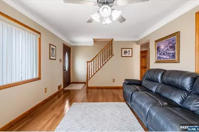321 Thomas Avenue, Lyndhurst Township, NJ 07071 - Photo 9