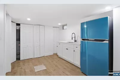 284 2nd Avenue, Newark, NJ 07107 - Photo 33