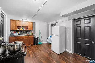 306 Ridgewood Ave, Newark, NJ 07112 - Photo 29