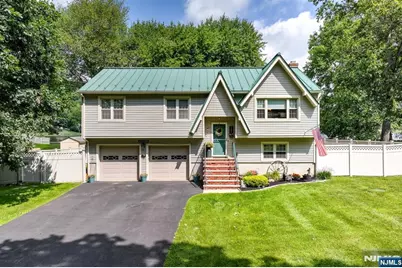 102 Tomahawk Trail, Sparta Township, NJ 07871 - Photo 1