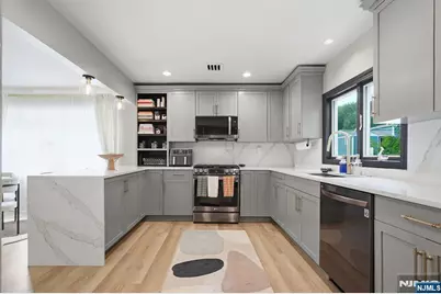 14 Big Piece Road, Fairfield, NJ 07004 - Photo 7