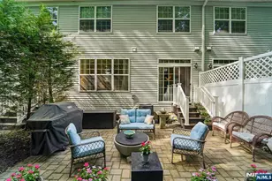 24 Pineview Dr, Waldwick, NJ 07463 - Photo 3