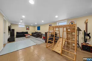 418 Ivy Ln, Englewood, NJ 07631 - Photo 17