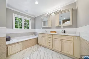 418 Ivy Ln, Englewood, NJ 07631 - Photo 11
