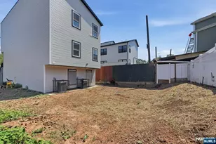 54 Pennsylvania Ave, Newark, NJ 07114 - Photo 29