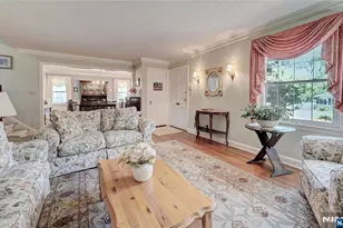 5 Birdseye Glen, Verona, NJ 07044 - Photo 3