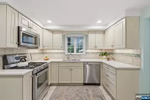 10 College Ave, Montclair, NJ 07043 - Photo 7