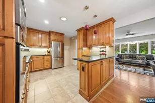 17 Billingsley Dr, Livingston, NJ 07039 - Photo 13