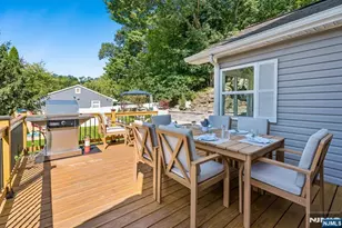 26 Oak St, Bloomingdale, NJ 07403 - Photo 17