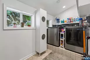 26 Oak St, Bloomingdale, NJ 07403 - Photo 13