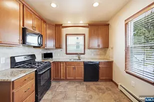 719 Ten Eyck Ave, Lyndhurst Township, NJ 07071 - Photo 17