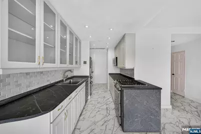 2077 Center Avenue Phb #PHB, Fort Lee, NJ 07024 - Photo 17