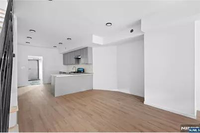 43 Cortland Street, Newark, NJ 07105 - Photo 3