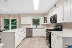 12 Apache Rd, Wayne, NJ 07470 - Photo 15
