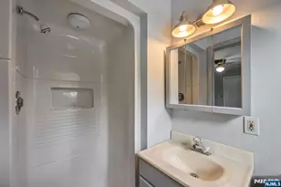 48 Andover Dr, Wayne, NJ 07470 - Photo 27