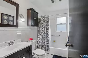 8 Windsor Rd, West Milford, NJ 07480 - Photo 23