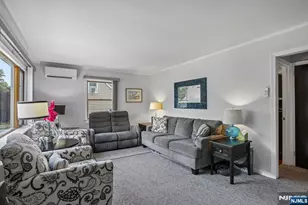 8 Windsor Rd, West Milford, NJ 07480 - Photo 9