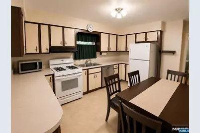 70 Bromley Place, Nutley, NJ 07110 - Photo 3