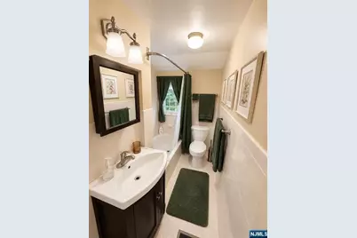 70 Bromley Place, Nutley, NJ 07110 - Photo 15